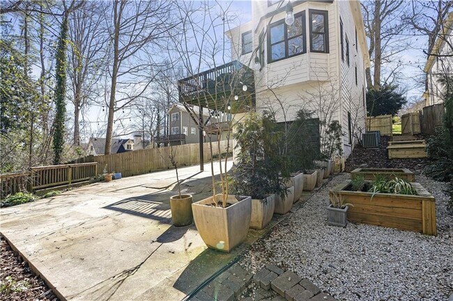 Building Photo - 3102 Alston Dr
