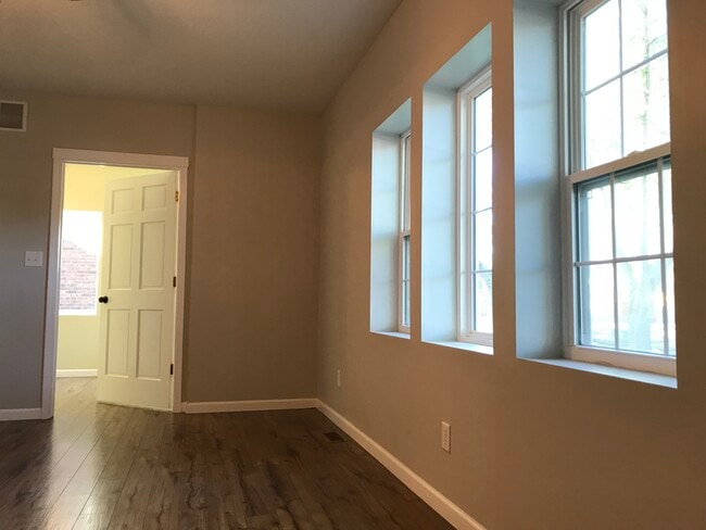 Building Photo - 1522 S 4th St