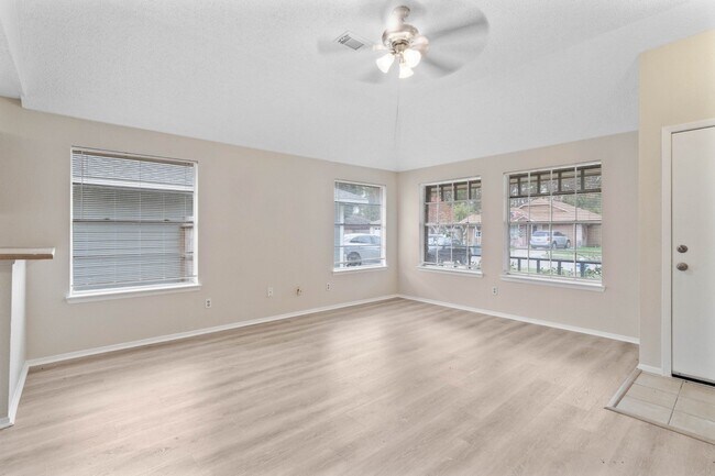 Foto del edificio - 23302 Summer Pine Dr