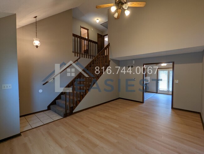Building Photo - 609 SE Bayberry Ln