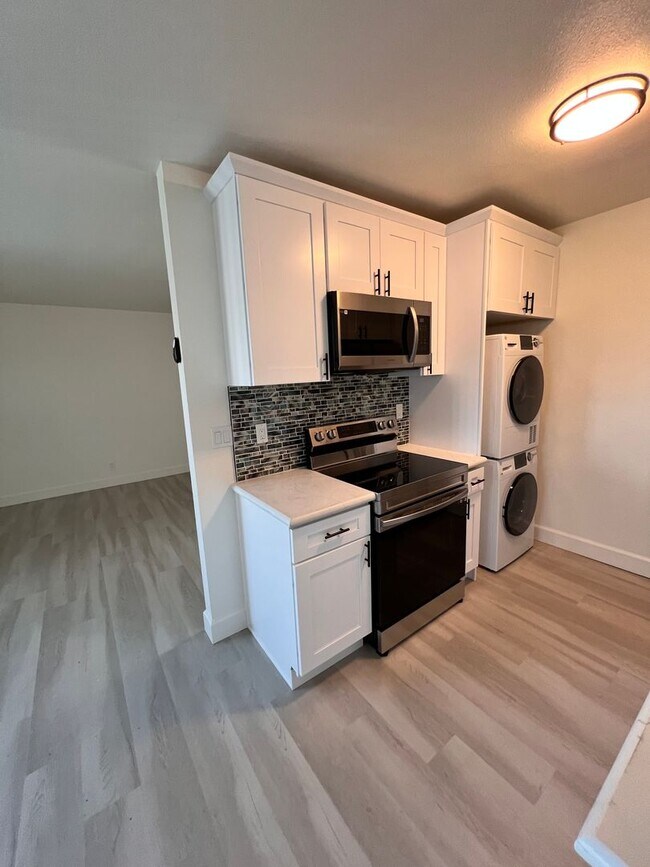 Interior Photo - Village Green 92