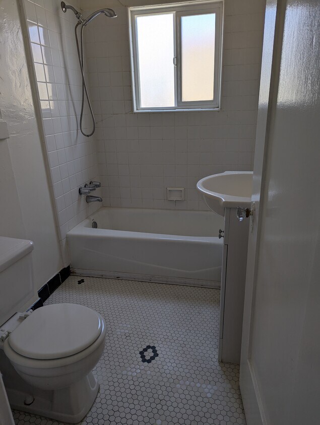 baño - 612 Portola Ave