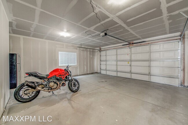 Building Photo - 3 br, 2.5 bath House - 5622 W Island Ridge Dr