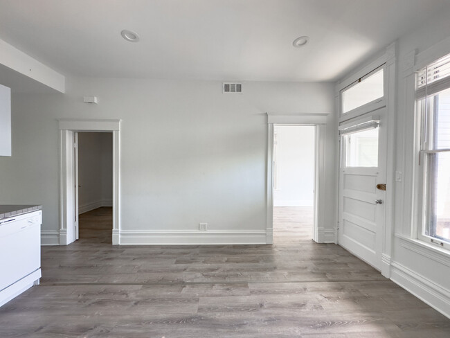 Foto del edificio - 2703 N Magnolia Ave