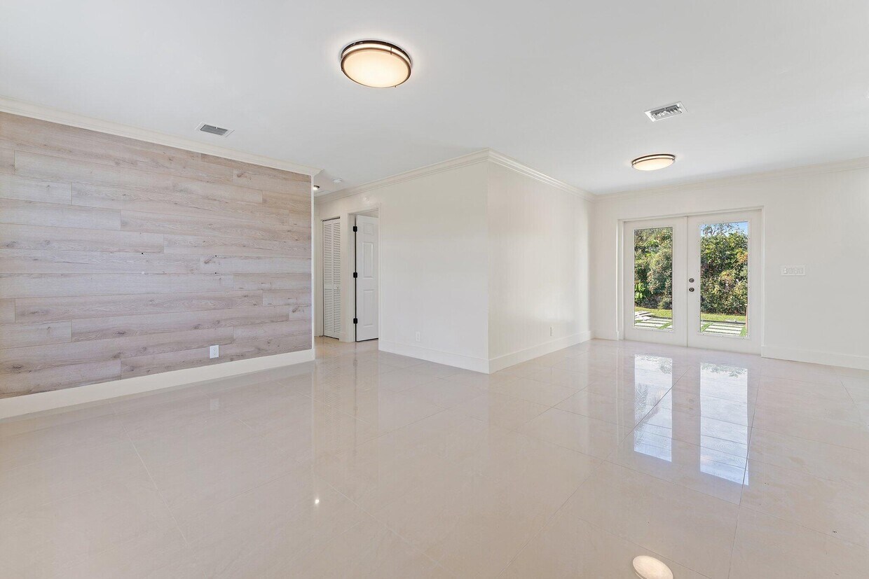 Foto principal - 12149 Colony Ave