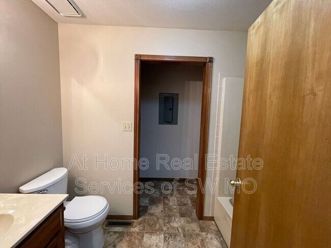 Foto del edificio - 3397 S Clifton Ave