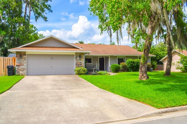 Building Photo - Nice 3 Bedroom 2 Bath Home in NW Countrysi...