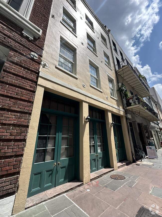 Building Photo - 214 Chartres St