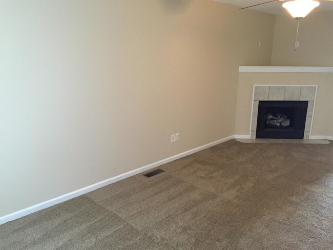 Building Photo - 233 Hanover Ct