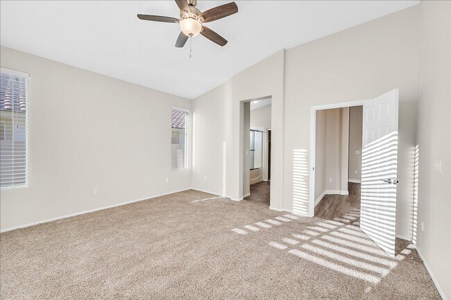 Foto del edificio - 3 Bedroom, Single Story Home in Seven Hills