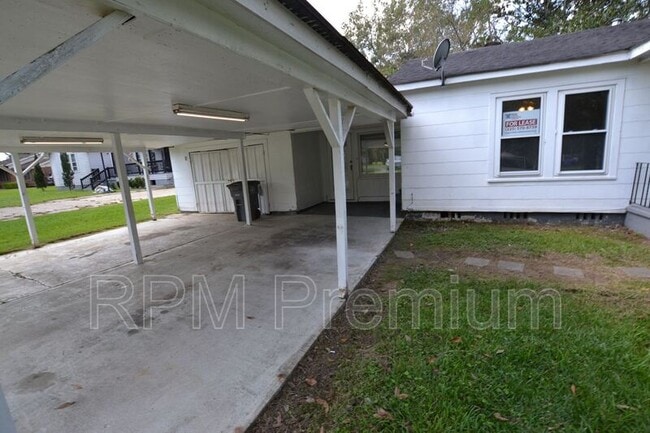 Building Photo - 11933 Newsom Dr