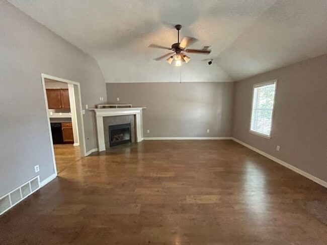 Building Photo - Awesome Home for Rent!!!! UNDER REPAIR