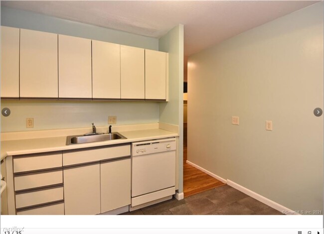 Building Photo - 2 br, 1 bath Condo - 131 Florence Rd