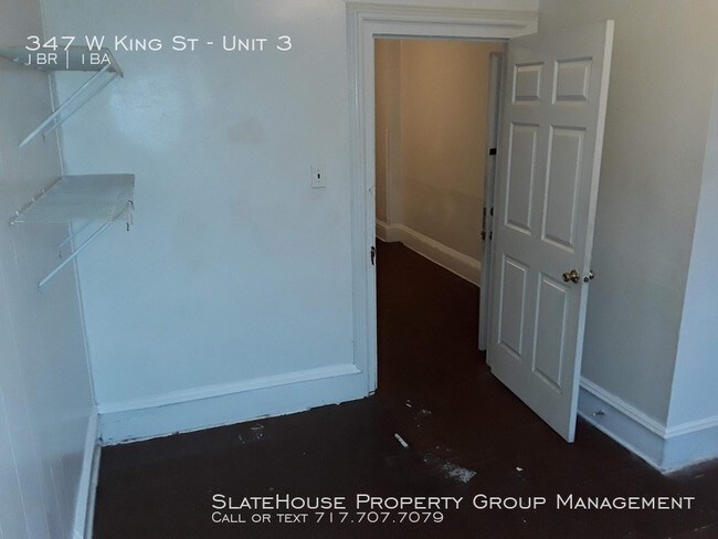 Foto del edificio - One Bedroom Apartment w/ Private Porch