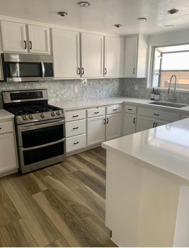 2218 Mathews Ave, Unit 5 Townhomes in Redondo Beach, CA Westside