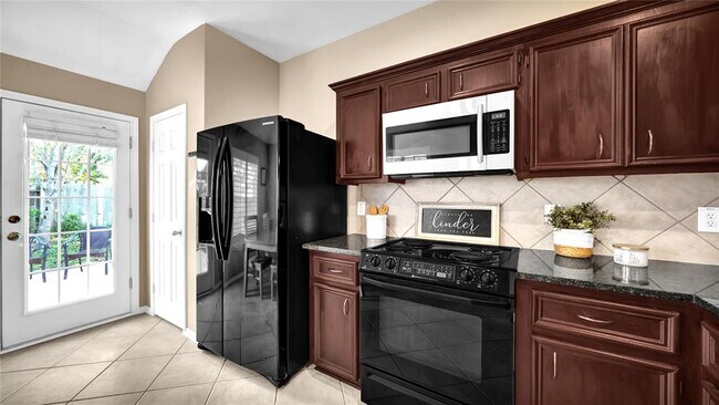 Foto del edificio - 2411 Colonial Springs Ln