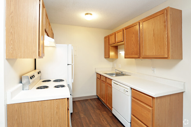 Kitchen - Foxwood Apartments