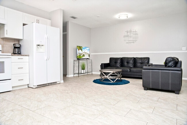 Foto del edificio - 722 SE Thanksgiving Ave