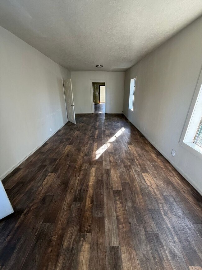 Foto del edificio - 3945 Brandon Ave