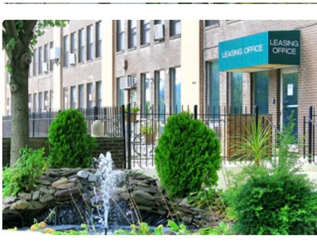 Building Photo - 967 Asylum Ave