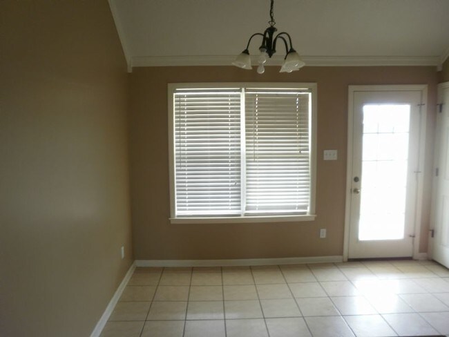 Foto del edificio - 5515 Deerfield Dr