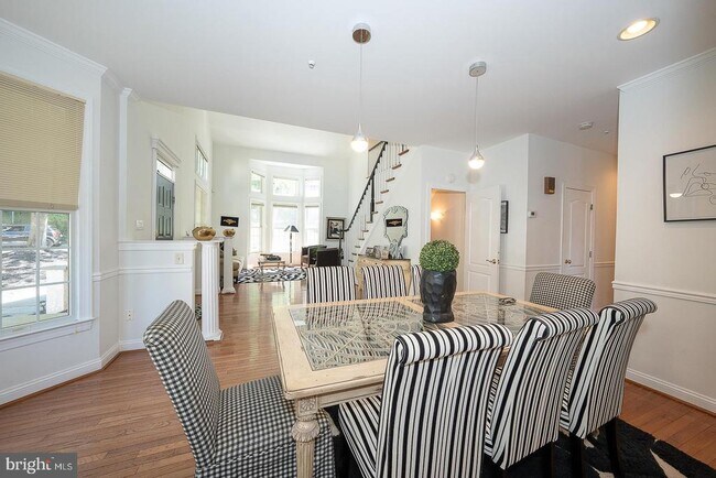 Foto del edificio - 412 Merion Hill Ln