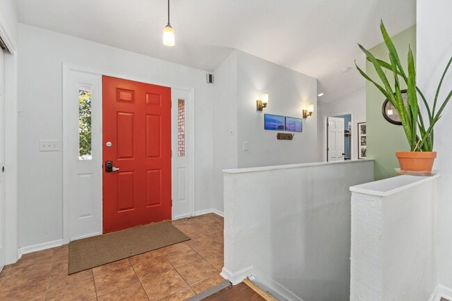 Building Photo - 1037 Butte Pass Dr