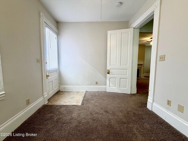 Foto del edificio - 1210 E Broadway