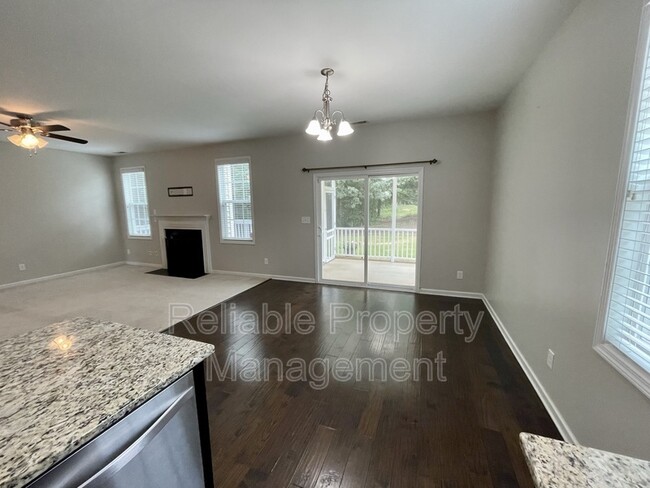 Building Photo - 64 Sioux Ln