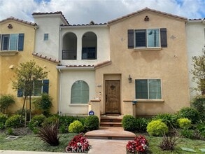 Building Photo - 9116 Florence Ave