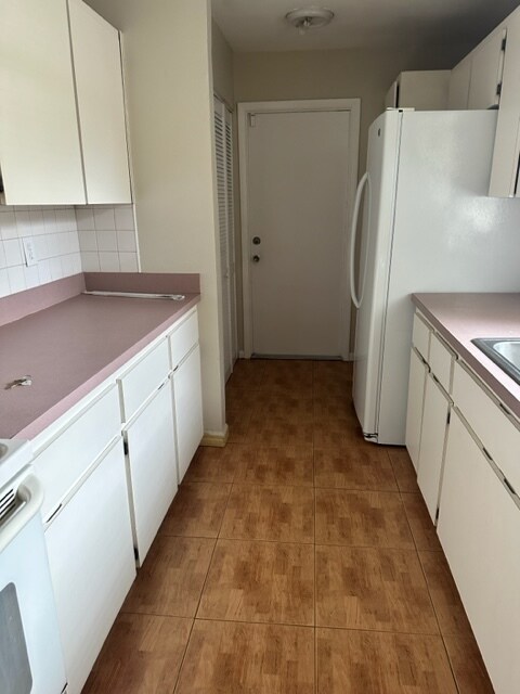Foto del edificio - 1366 Haulover Ave
