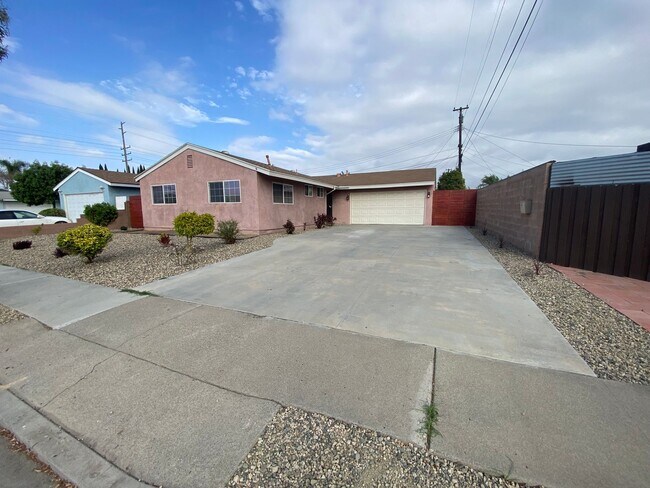 Foto del edificio - Updated 3 Bedroom Cypress House w/ Office ...