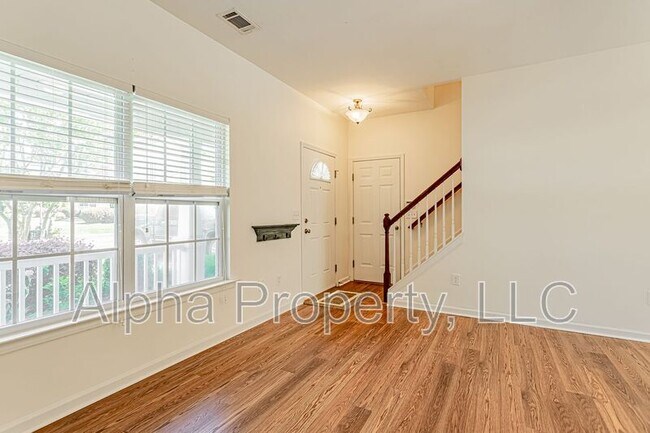 Foto del edificio - 382 Juniper Bend Cir