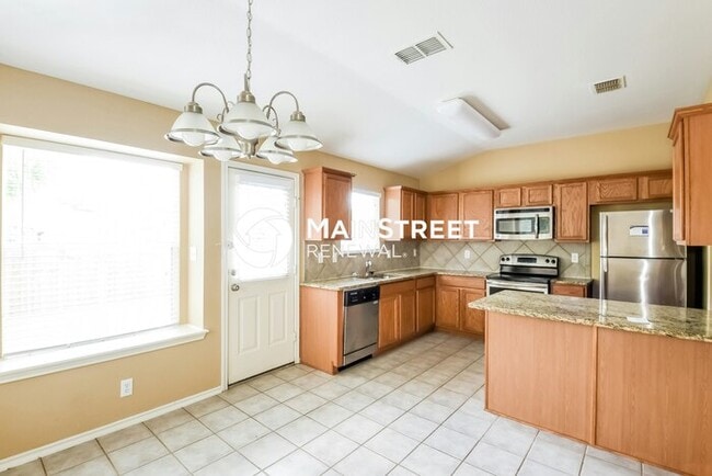 Building Photo - 3 Bedroom Pet-Friendly Home in San Antonio...
