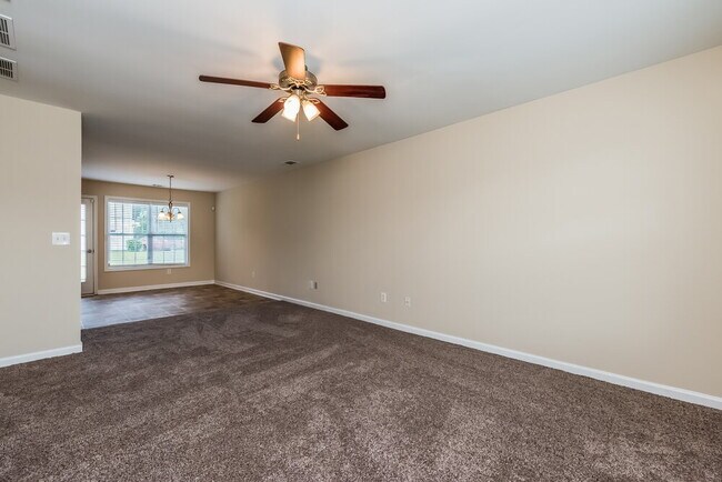 Building Photo - 5792 Castlebrook Dr