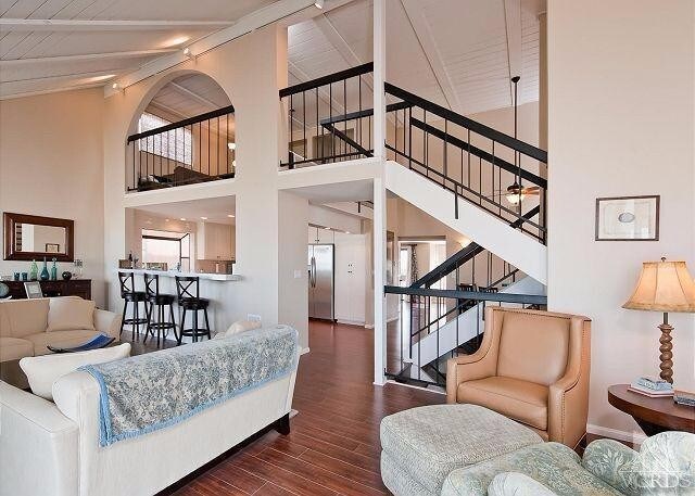 Building Photo - 3371 Ocean Dr