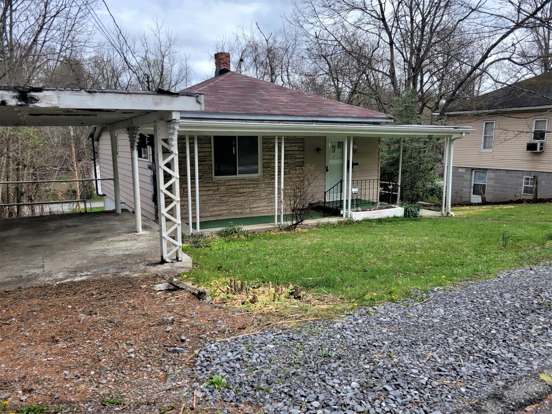 207 Hull St, Beckley, WV 25801 - House Rental in Beckley, WV ...