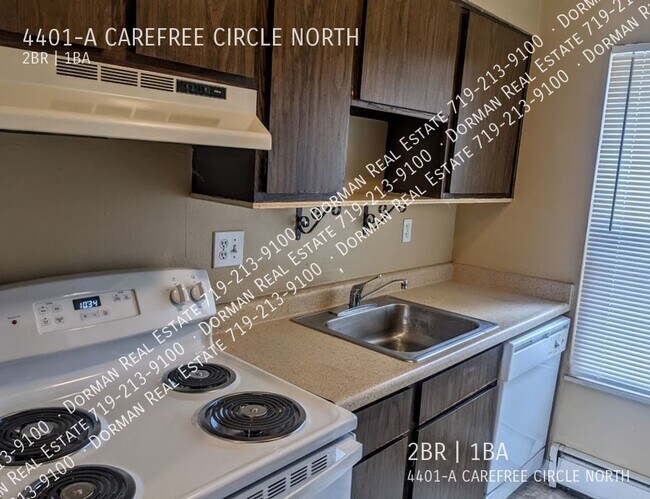 Foto del edificio - 4401 Carefree Cir N