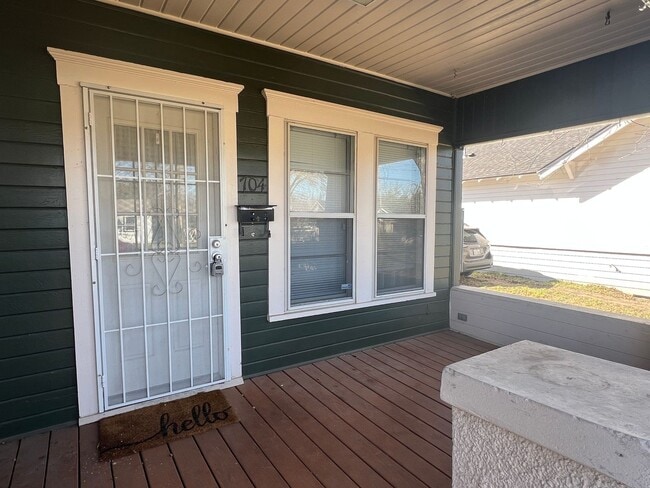Building Photo - Bungalow Home in Central Waco