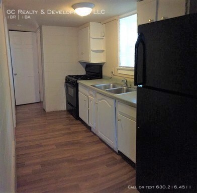 Foto del edificio - ***1BEDROOM - WALK TO METRA - WATER INCL***
