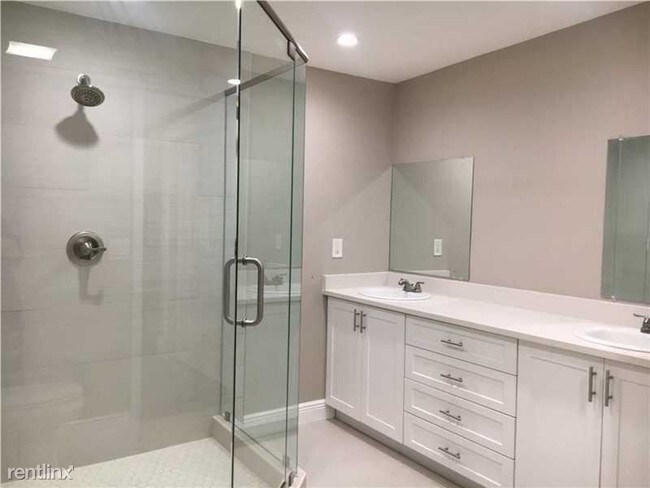 Foto del edificio - 6301 Farragut St