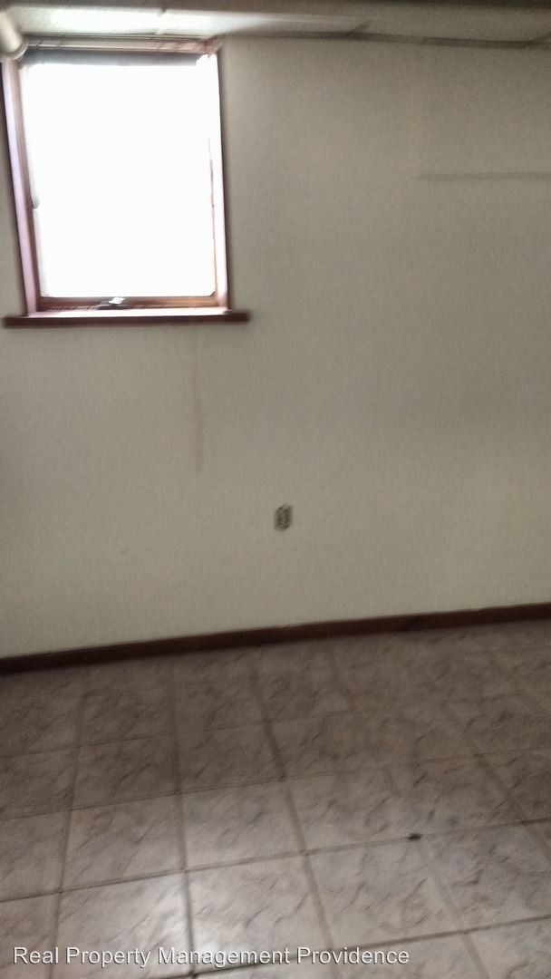 Foto del edificio - 22-24 Pocasset Ave