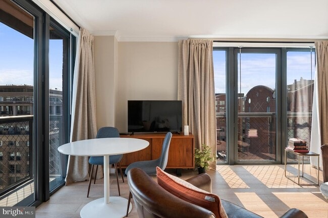 Foto del edificio - 631 D St NW