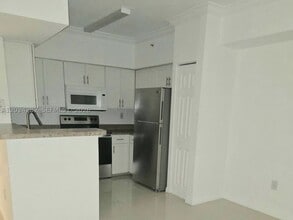 Building Photo - 220 SW 116th Ave
