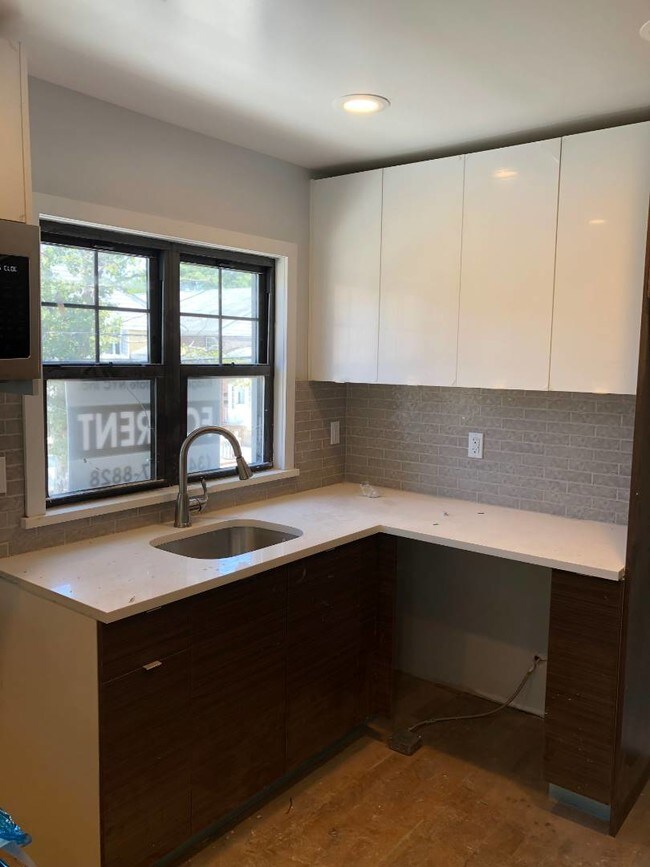 Foto del edificio - 9220 Skidmore Ave