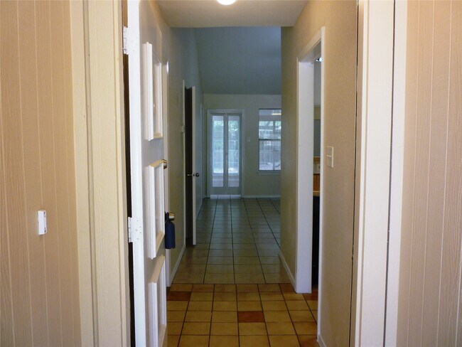 Building Photo - 7207 Grackle Dr