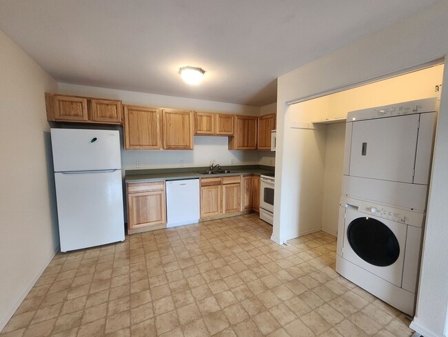 Building Photo - 3 bed 2 bath Condo for Rent in Columbia Falls, MT. $2,100/month