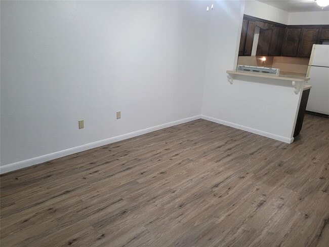 Building Photo - 205 2nd Ave