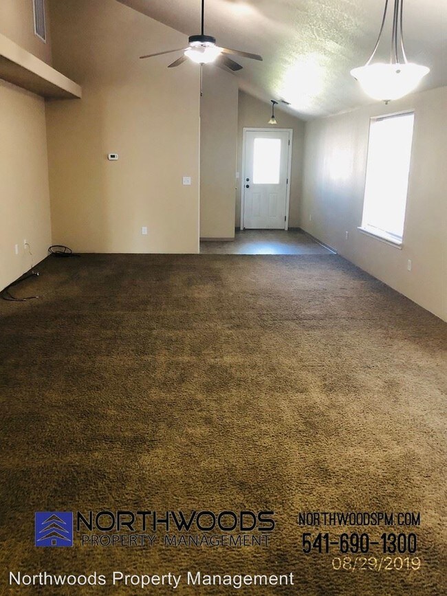 Foto del edificio - 3 br, 2 bath House - 831 Halvorsen