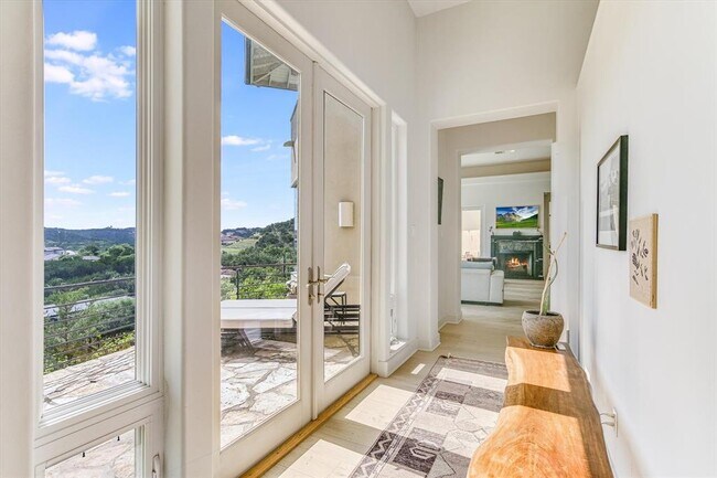 Foto del edificio - 5304 Scenic View Dr